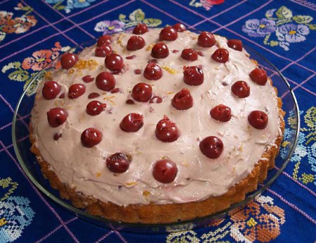 Čokoládová trasená torta s višňami